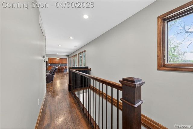 3945 N Vanstone Drive, Commerce Charter Township, MI 48382