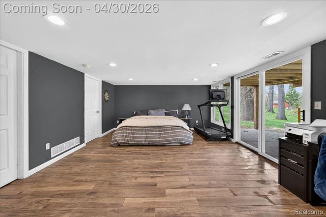 3945 N Vanstone Drive, Commerce Charter Township, MI 48382