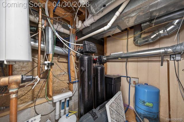 3945 N Vanstone Drive, Commerce Charter Township, MI 48382