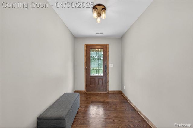3945 N Vanstone Drive, Commerce Charter Township, MI 48382