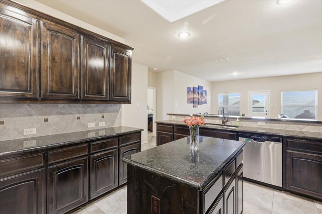 2432 Half Moon Bay Lane, Fort Worth, TX 76177