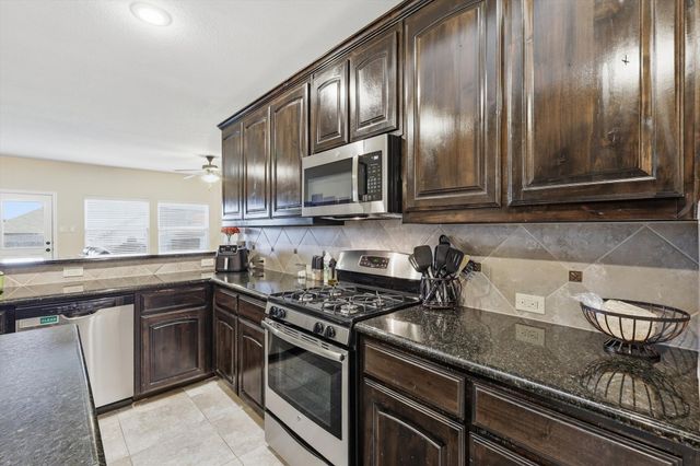 2432 Half Moon Bay Lane, Fort Worth, TX 76177