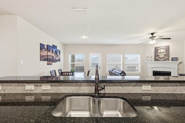 2432 Half Moon Bay Lane, Fort Worth, TX 76177