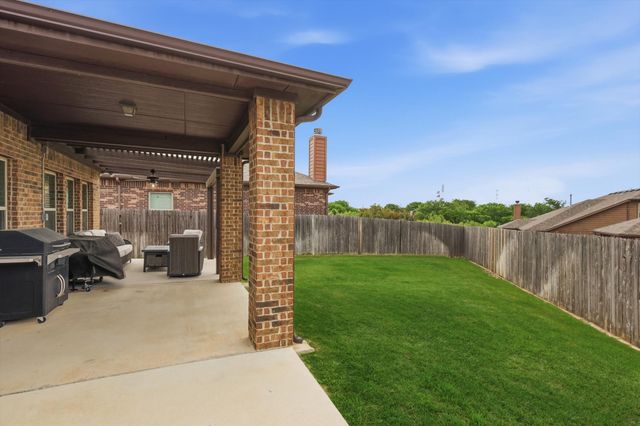 2432 Half Moon Bay Lane, Fort Worth, TX 76177