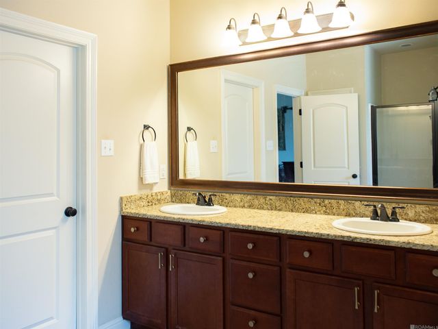 17566 Waterloo Dr, Baton Rouge, LA 70817