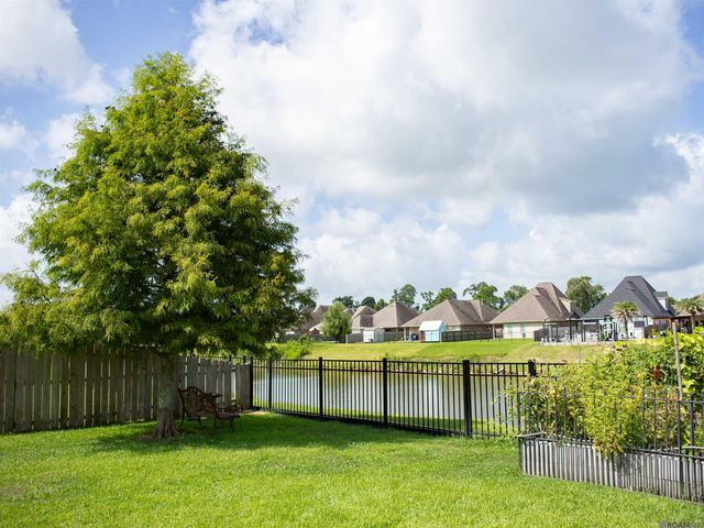 17566 Waterloo Dr, Baton Rouge, LA 70817
