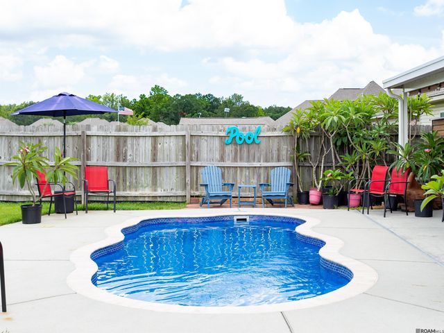 17566 Waterloo Dr, Baton Rouge, LA 70817