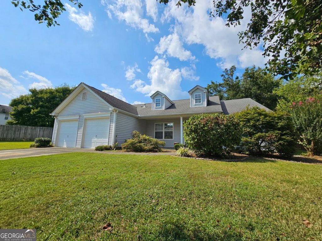 8310 River Hill Commons Drive, Ball Ground, GA 30107