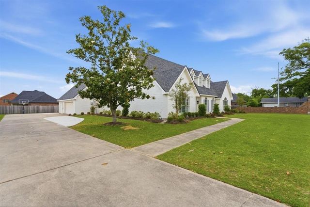 4100 Magnolia Ridge Drive, Lake Charles, LA 70605