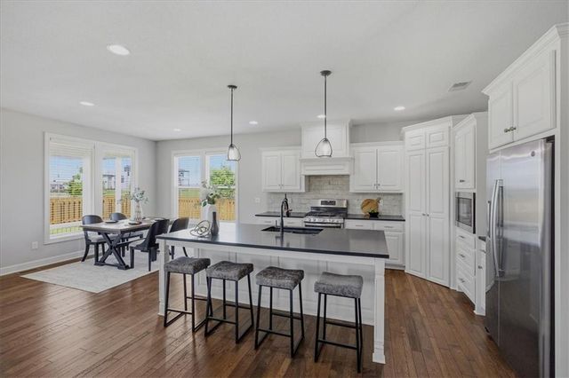 16964 S Hunter Street, Olathe, KS 66062