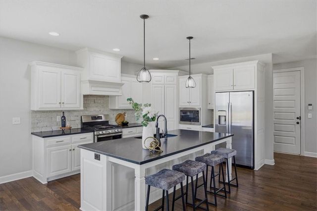 16964 S Hunter Street, Olathe, KS 66062