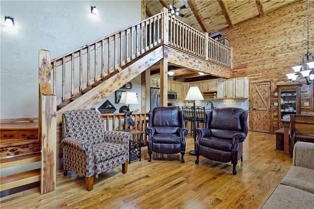 8200 Highway 221, Eureka Springs, AR 72632