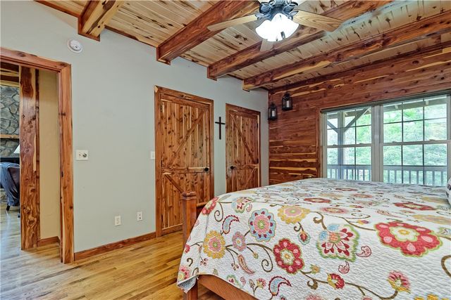 8200 Highway 221, Eureka Springs, AR 72632