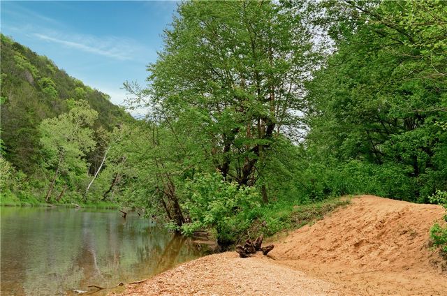 8200 Highway 221, Eureka Springs, AR 72632