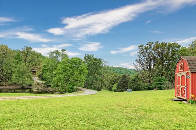 8200 Highway 221, Eureka Springs, AR 72632