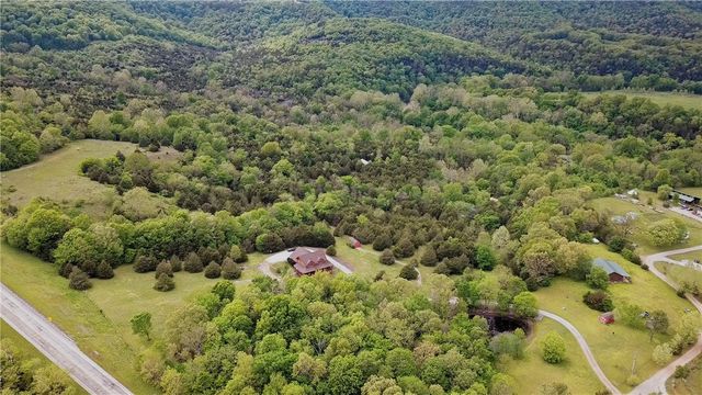 8200 Highway 221, Eureka Springs, AR 72632