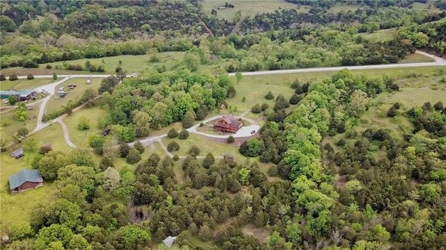 8200 Highway 221, Eureka Springs, AR 72632