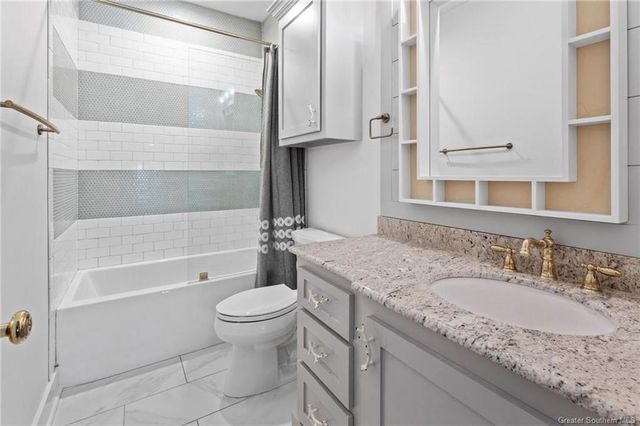 5839 Lakeview Lane, Lake Charles, LA 70605