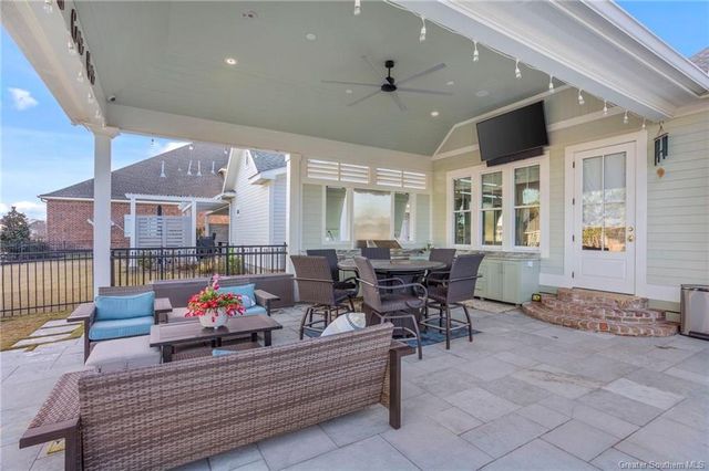 5839 Lakeview Lane, Lake Charles, LA 70605