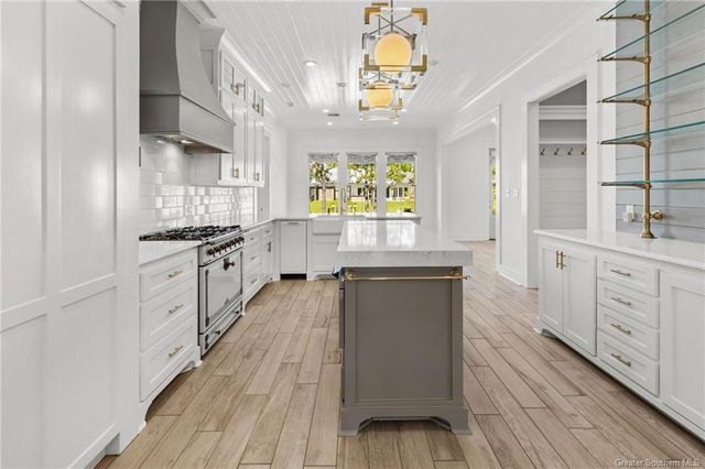 5839 Lakeview Lane, Lake Charles, LA 70605