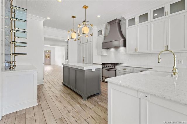 5839 Lakeview Lane, Lake Charles, LA 70605