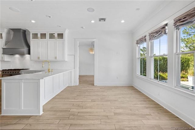 5839 Lakeview Lane, Lake Charles, LA 70605