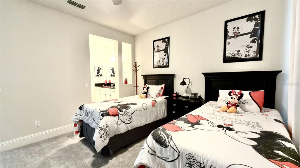 Image 40 of property listing at 9500 PRINCE HARRY DRIVE, Orlando, FL 32836
