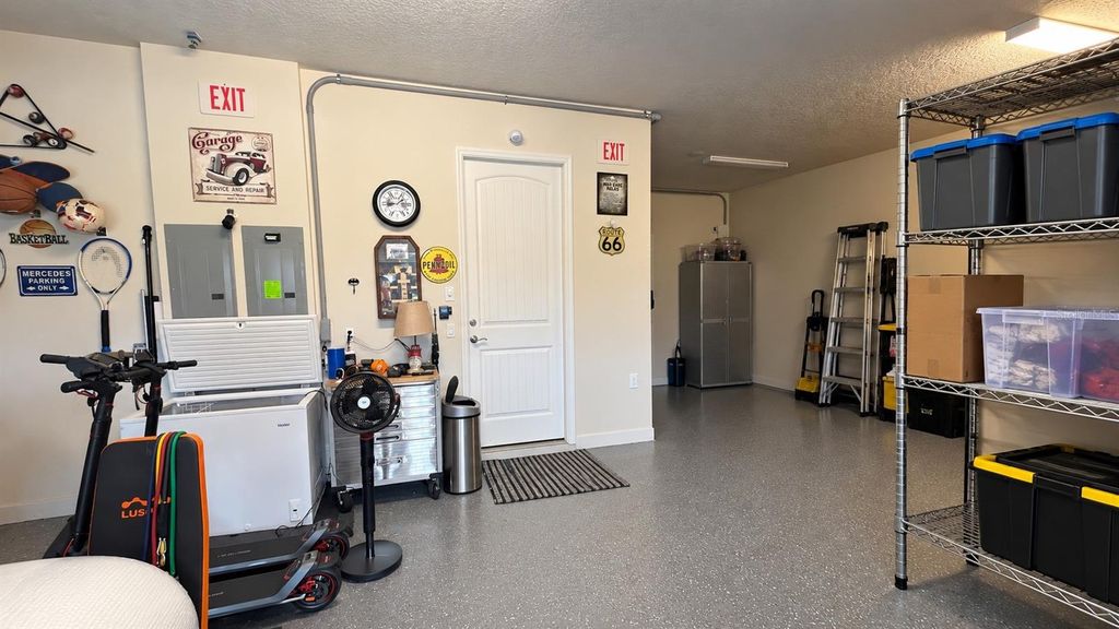 Image 48 of property listing at 9500 PRINCE HARRY DRIVE, Orlando, FL 32836