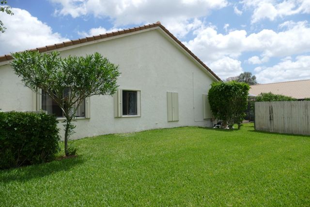 1066 NW 97th Avenue, Plantation, FL 33322
