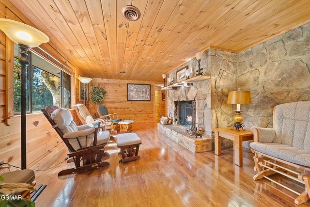 217 Seaton Drive, Gatlinburg, TN 37738