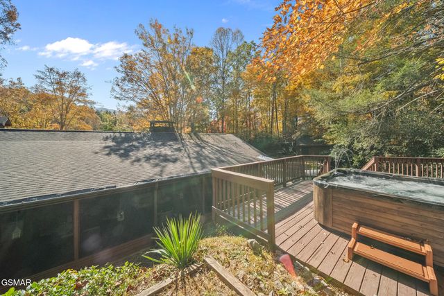217 Seaton Drive, Gatlinburg, TN 37738