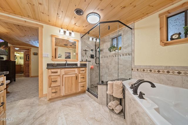 217 Seaton Drive, Gatlinburg, TN 37738