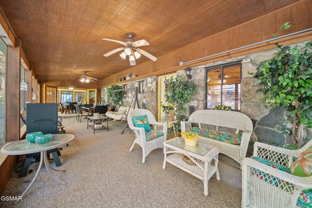 217 Seaton Drive, Gatlinburg, TN 37738