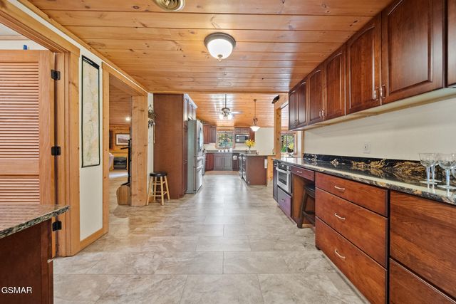 217 Seaton Drive, Gatlinburg, TN 37738