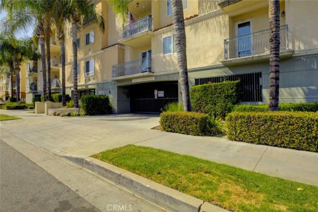 13941 Sherman Way Boulevard, Van Nuys, CA 91405