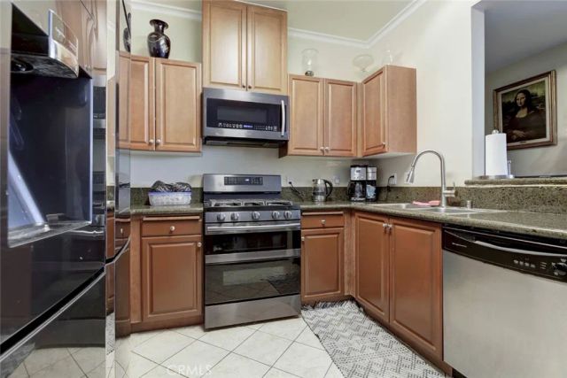 13941 Sherman Way Boulevard, Van Nuys, CA 91405