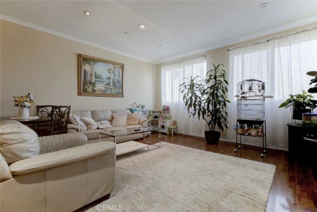 13941 Sherman Way Boulevard, Van Nuys, CA 91405