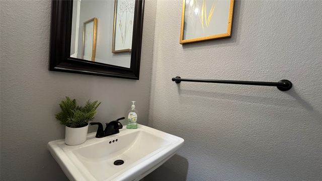 206 Beckham Street W, Sulphur Springs, TX 75482