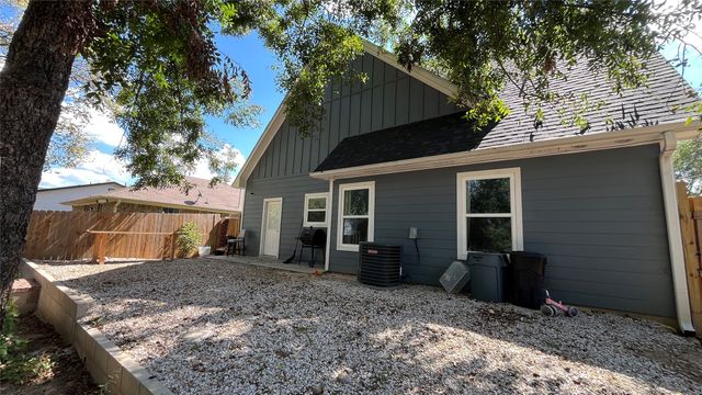 206 Beckham Street W, Sulphur Springs, TX 75482