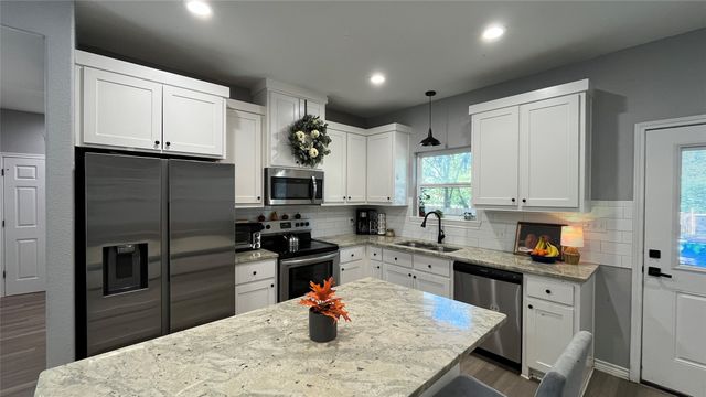 206 Beckham Street W, Sulphur Springs, TX 75482