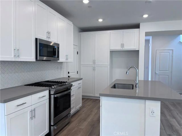 4041 Pomelo Drive, Corona, CA 92883