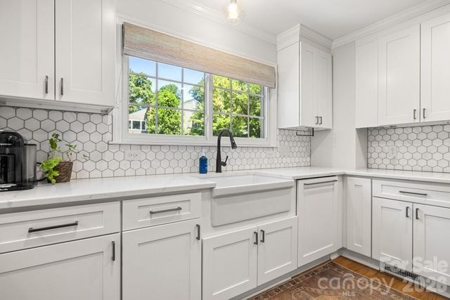 7814 Bradenton Drive, Charlotte, NC 28210