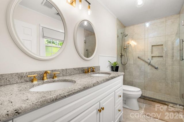 7814 Bradenton Drive, Charlotte, NC 28210