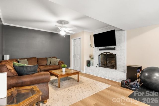 7814 Bradenton Drive, Charlotte, NC 28210