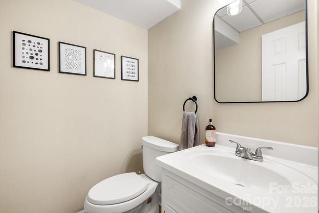 7814 Bradenton Drive, Charlotte, NC 28210
