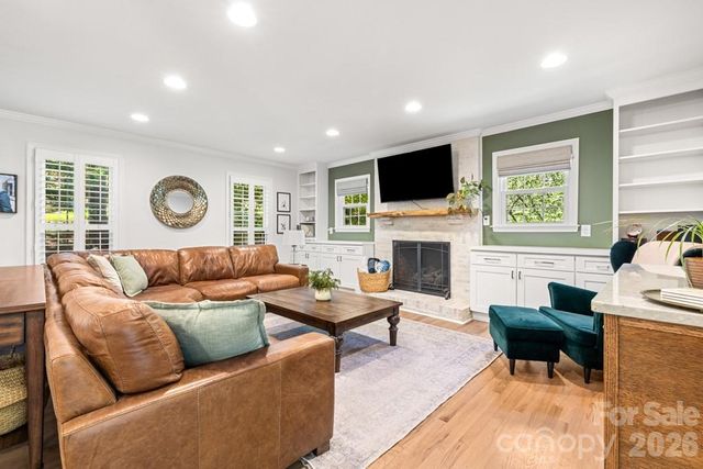 7814 Bradenton Drive, Charlotte, NC 28210