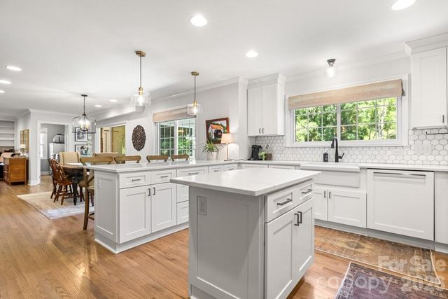 7814 Bradenton Drive, Charlotte, NC 28210