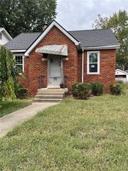 929 S 5th Street, Belleville, IL 62220