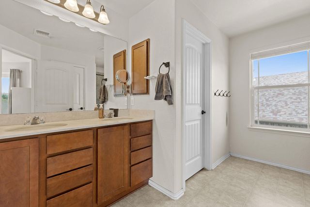 205 Sheepshank DR, Georgetown, TX 78633