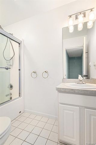 4850 Hogback Road, Fowlerville, MI 48836